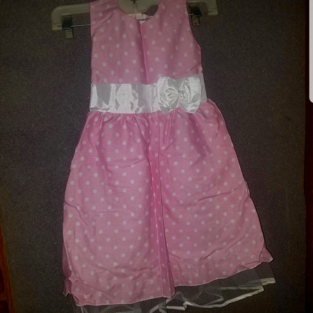Beautiful little girls dress Pink with white polka dots with petticoat